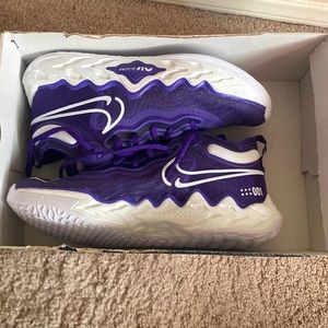 Nike air zoom G.T. Run